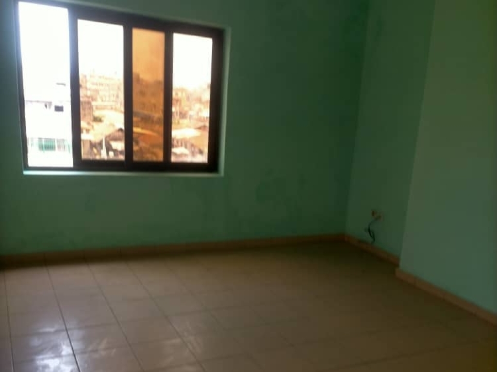 REF19005, Appartement à louer à  Midombo